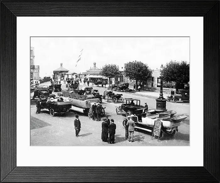 Framed Print : Ryde Esplanade Isle of Wight probably 1920s Framed Print : Ryde Esplanade Isle of Wight probably 1920s
