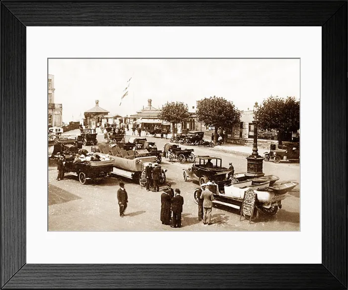 Framed Print : Esplanade, Ryde, Isle of Wight Framed Print : Esplanade, Ryde, Isle of Wight