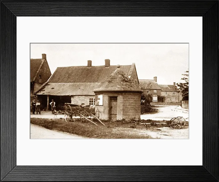 Framed Print : Round House, Kingsbury Framed Print : Round House, Kingsbury