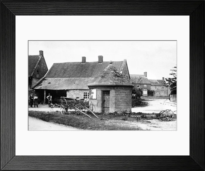 Framed Print : Kingsbury Round House early 1900s Framed Print : Kingsbury Round House early 1900s