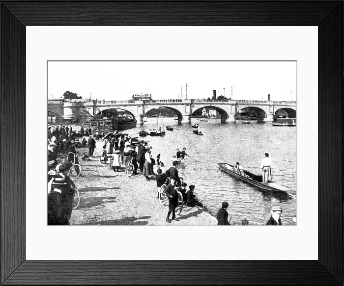 Framed Print : Bridge, Kingston on Thames Framed Print : Bridge, Kingston on Thames