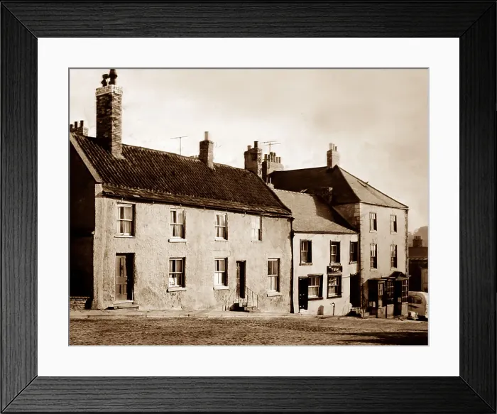 Framed Print : Swaledale bargate, Richmond, Yorkshire Framed Print : Swaledale bargate, Richmond, Yorkshire