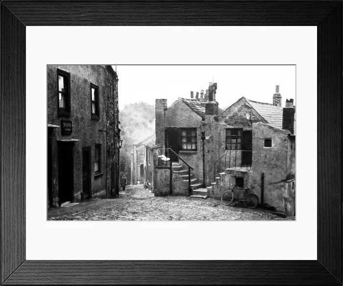 Framed Print : Richmond, Yorkshire in the 1940 / 50s Framed Print : Richmond, Yorkshire in the 1940 / 50s