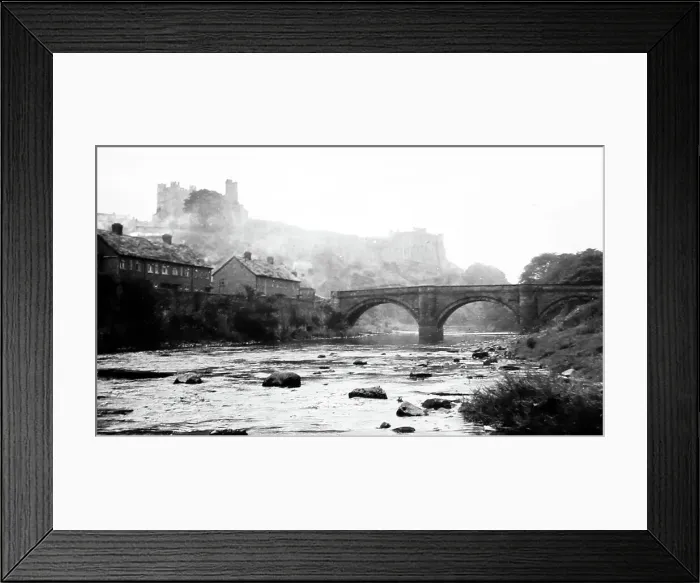 Framed Print : River Swale and Castle, Richmond, Yorkshire in the 1940 / 50s Framed Print : River Swale and Castle, Richmond, Yorkshire in the 1940 / 50s