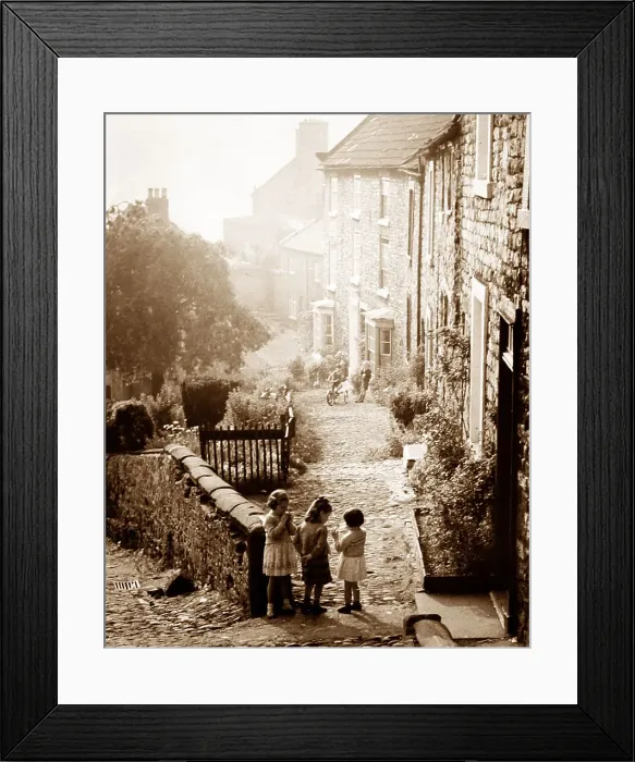 Framed Print : Richmond, Swaledale, Yorkshire Framed Print : Richmond, Swaledale, Yorkshire