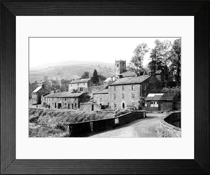 Framed Print : Muker, Swaledale, Yorkshire in the 1940 / 50s Framed Print : Muker, Swaledale, Yorkshire in the 1940 / 50s