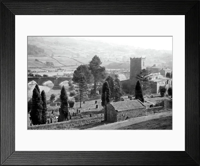 Framed Print : Grinton, Swaledale, Yorkshire in the 1940 / 50s Framed Print : Grinton, Swaledale, Yorkshire in the 1940 / 50s
