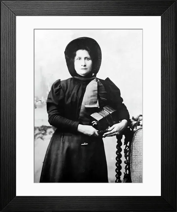 Framed Print : Lady with concertina, Victorian period Framed Print : Lady with concertina, Victorian period