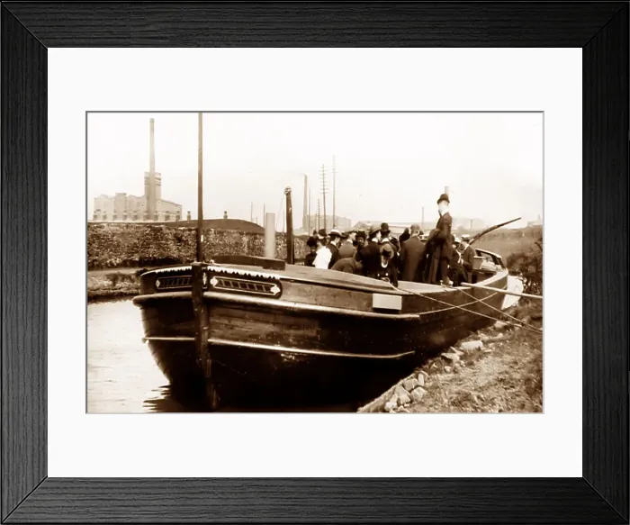 Framed Print : Day trip on the Leeds and Liverpool Canal in 1901 Framed Print : Day trip on the Leeds and Liverpool Canal in 1901