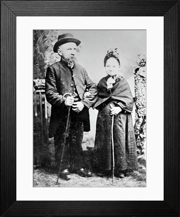 Framed Print : Studio portrait of married midget couple, early 1900s Framed Print : Studio portrait of married midget couple, early 1900s