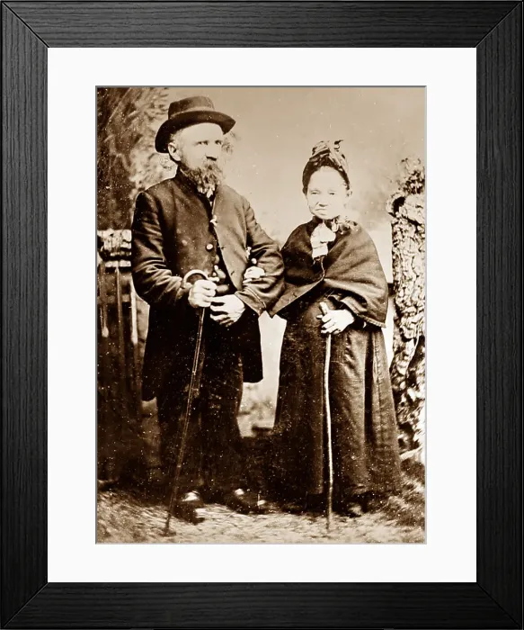 Framed Print : Studio portrait of married midget couple, early 1900s Framed Print : Studio portrait of married midget couple, early 1900s