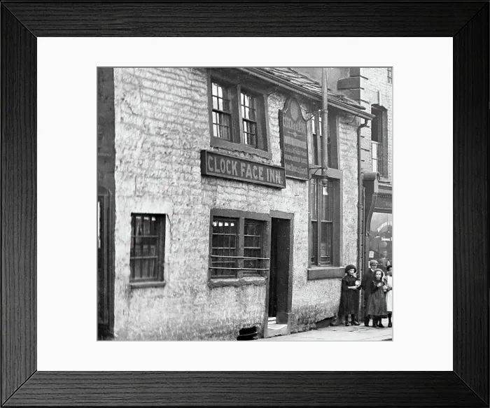 Framed Print : Clock Face Inn, Burnley, Lancashire, early 1900s Framed Print : Clock Face Inn, Burnley, Lancashire, early 1900s