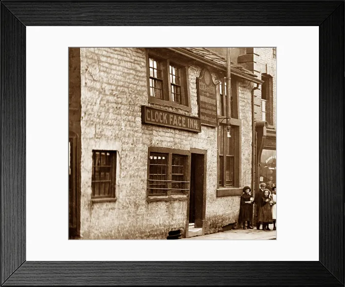 Framed Print : Clock Face Inn, Burnley, Lancashire, early 1900s Framed Print : Clock Face Inn, Burnley, Lancashire, early 1900s