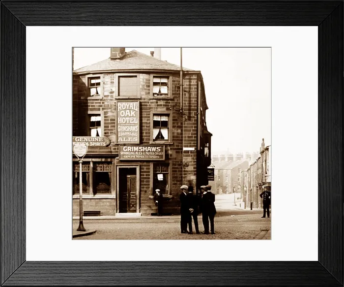 Framed Print : Royal Oak Hotel, Burnley, Lancashire, early 1900s Framed Print : Royal Oak Hotel, Burnley, Lancashire, early 1900s
