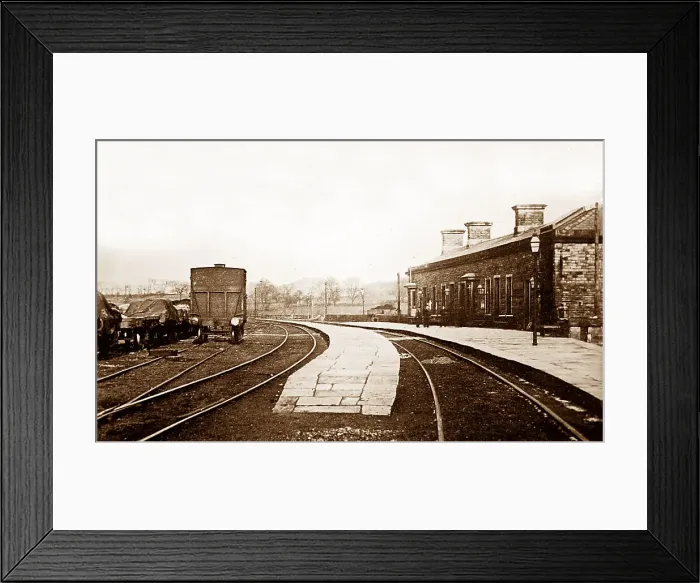 Framed Print : Bank Top Railway Station, Burnley, Lancashire, early 1900s Framed Print : Bank Top Railway Station, Burnley, Lancashire, early 1900s