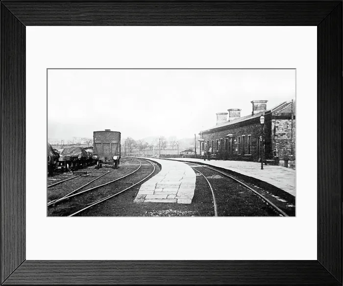 Framed Print : Bank Top Railway Station, Burnley, Lancashire, early 1900s Framed Print : Bank Top Railway Station, Burnley, Lancashire, early 1900s