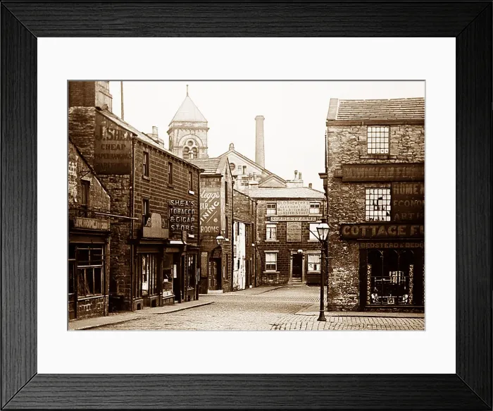 Framed Print : Howe Street, Burnley, Lancashire, early 1900s Framed Print : Howe Street, Burnley, Lancashire, early 1900s