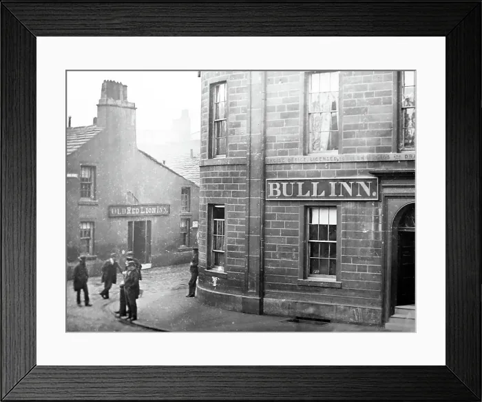 Framed Print : Bull Inn, Burnley, early 1900s Framed Print : Bull Inn, Burnley, early 1900s