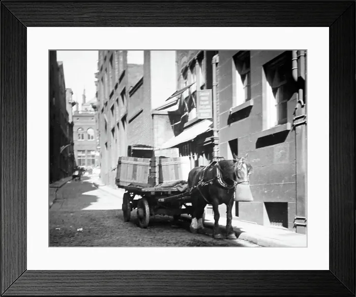 Framed Print : A Liverpool back street, Victorian period Framed Print : A Liverpool back street, Victorian period
