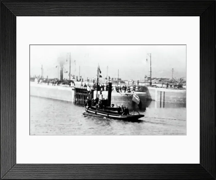 Framed Print : Manchester Ship Canal, Victorian period Framed Print : Manchester Ship Canal, Victorian period