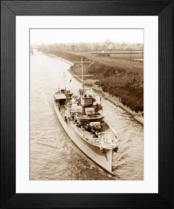Framed Print : Royal Navy Destroyer on the Manchester Ship Canal Framed Print : Royal Navy Destroyer on the Manchester Ship Canal