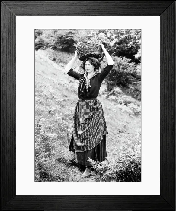 Framed Print : Rural idyll, England, Victorian period Framed Print : Rural idyll, England, Victorian period