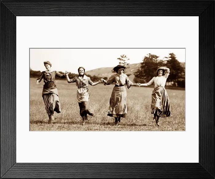 Framed Print : Rural idyll, England, Victorian period Framed Print : Rural idyll, England, Victorian period