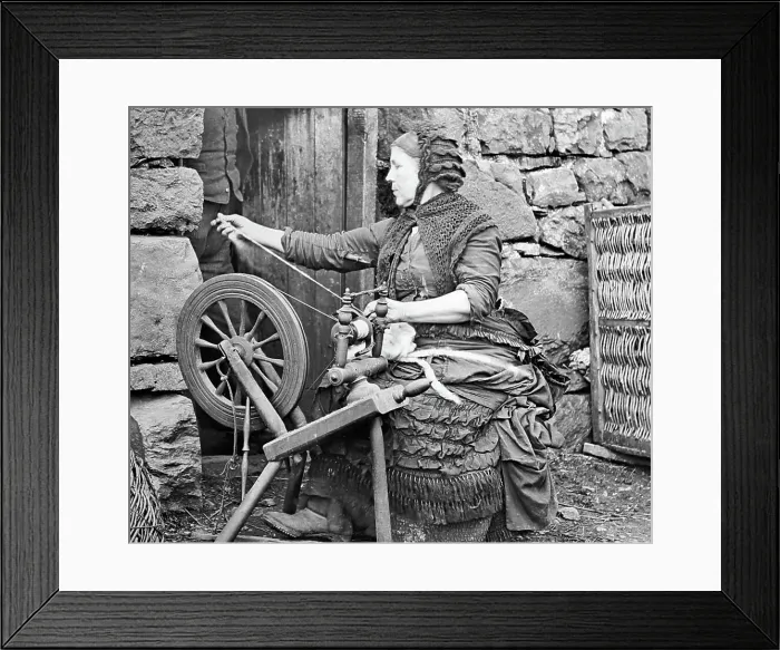 Framed Print : A spinning wheel, Scotland, Victorian period Framed Print : A spinning wheel, Scotland, Victorian period