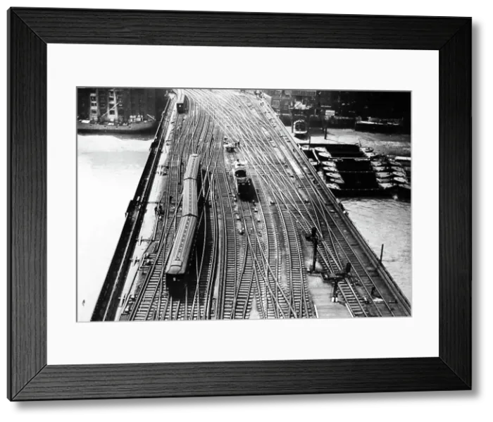 Framed Print : Cannon Street Railway Bridge, early 1900s Framed Print : Cannon Street Railway Bridge, early 1900s
