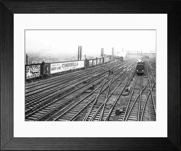 Framed Print : Clapham Junction, early 1900s Framed Print : Clapham Junction, early 1900s
