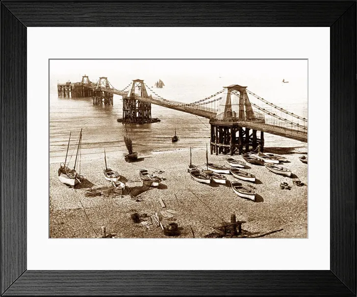Framed Print : Brighton - Chain Pier