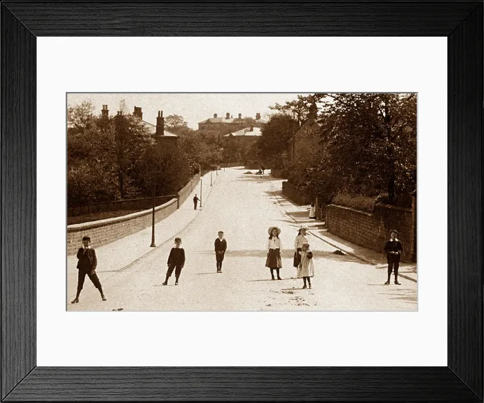 Framed Print : Calverley - Towngate Framed Print : Calverley - Towngate