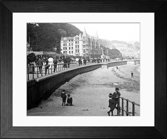 Framed Print : Douglas Promenade, Isle of Man, early 1900s Framed Print : Douglas Promenade, Isle of Man, early 1900s