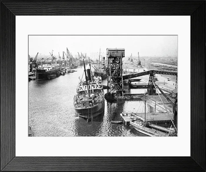 Framed Print : Hull - King George Dock Framed Print : Hull - King George Dock