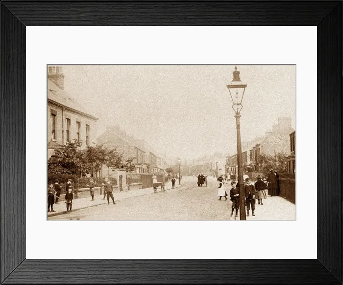 Framed Print : Hull - Alexandra Road Framed Print : Hull - Alexandra Road