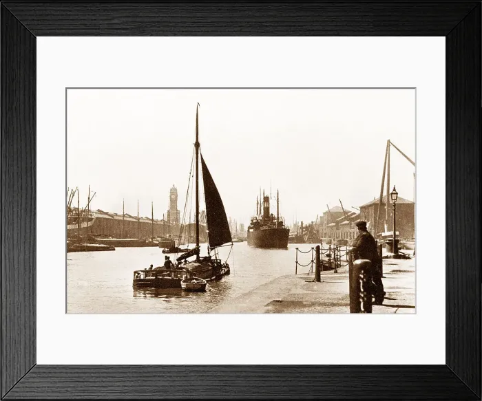 Framed Print : Hull - Albert Dock Framed Print : Hull - Albert Dock