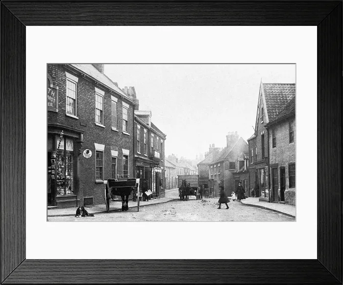 Framed Print : Hornsea - Southgate Framed Print : Hornsea - Southgate