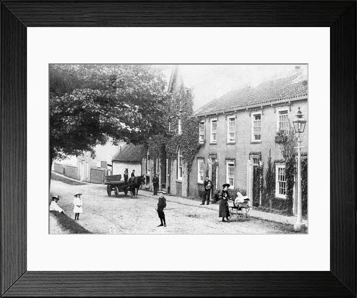 Framed Print : Hornsea - Eastgate Framed Print : Hornsea - Eastgate