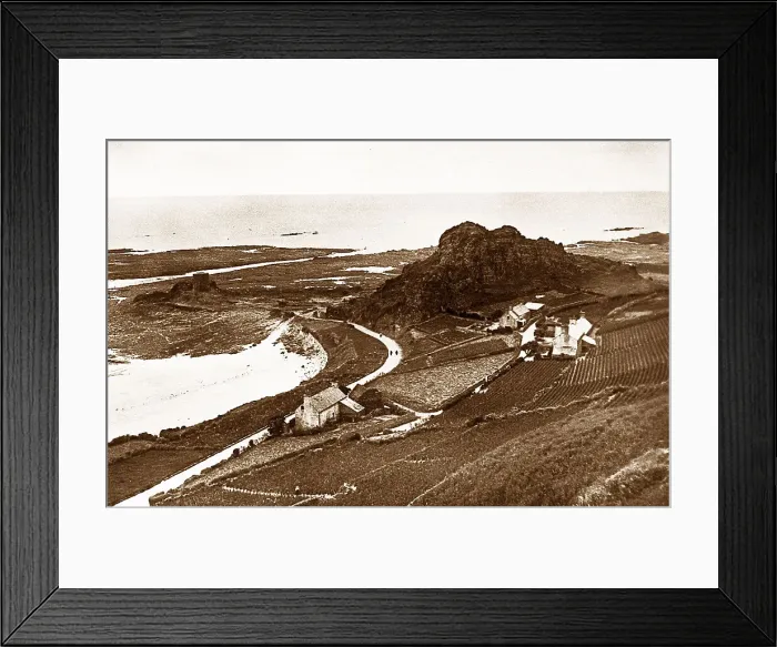 Framed Print : L'Etacq Point, Jersey Framed Print : L'Etacq Point, Jersey