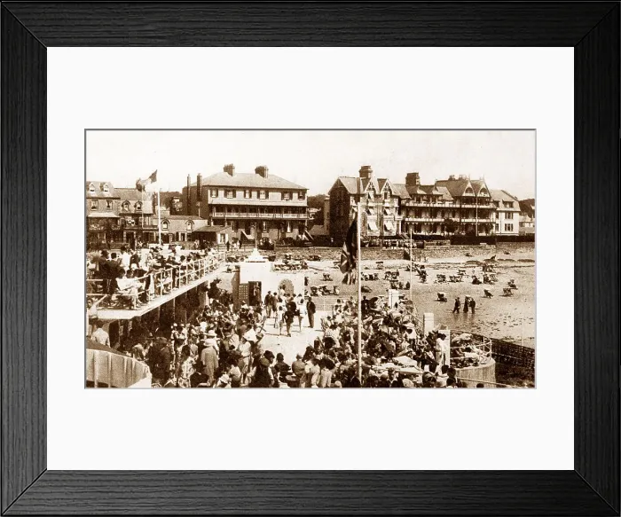 Framed Print : Havre de Pas, Jersey Framed Print : Havre de Pas, Jersey