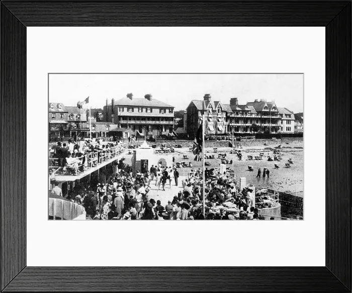 Framed Print : Havre de Pas, Jersey Framed Print : Havre de Pas, Jersey