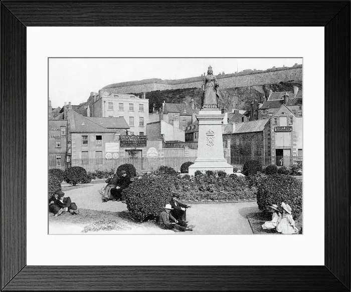 Framed Print : St Helier, Statue of Queen Victoria Framed Print : St Helier, Statue of Queen Victoria