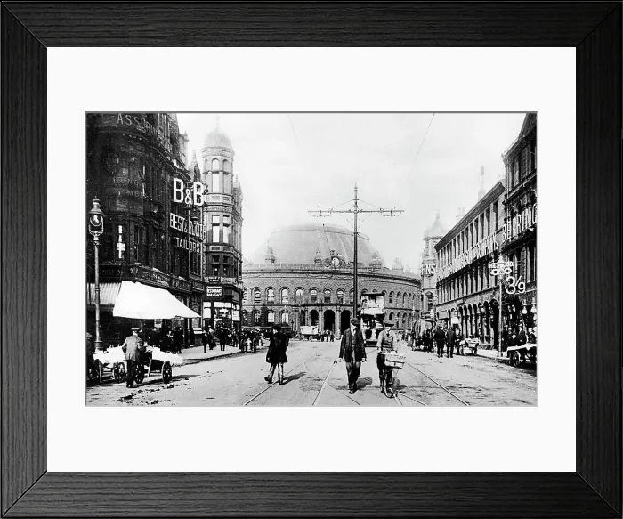 Framed Print : Duncan St and Corn Exchange Leeds Framed Print : Duncan St and Corn Exchange Leeds