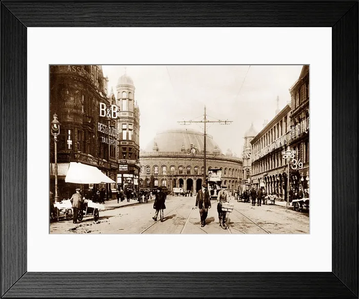 Framed Print : Duncan St and Corn Exchange Leeds Framed Print : Duncan St and Corn Exchange Leeds