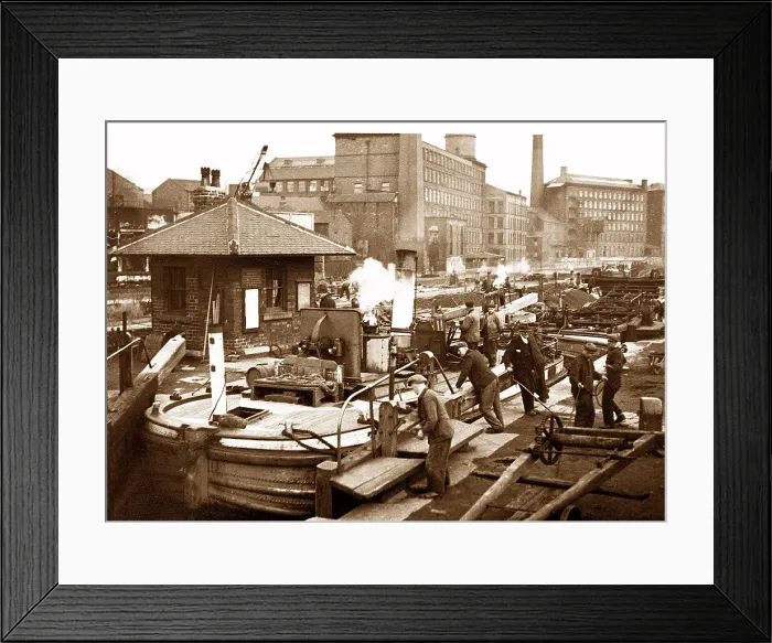 Framed Print : Canal basin leeds Framed Print : Canal basin leeds