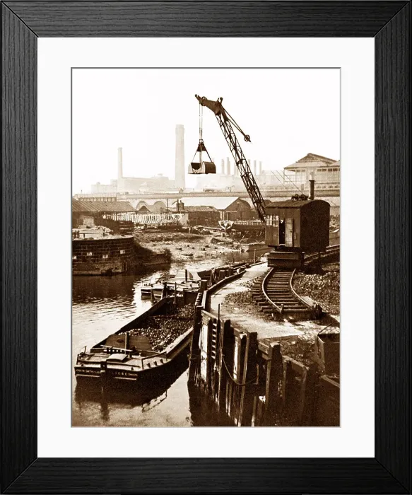 Framed Print : Canal basin leeds Framed Print : Canal basin leeds