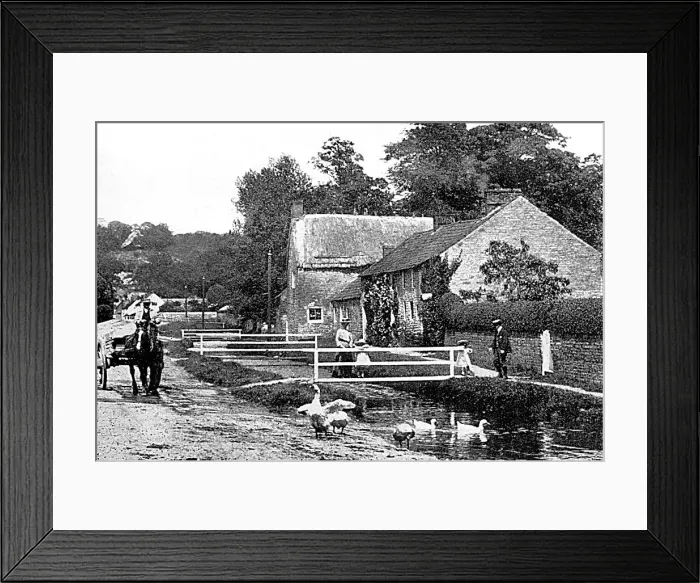 Framed Print : Thornton Le Dale - Maltongate Framed Print : Thornton Le Dale - Maltongate