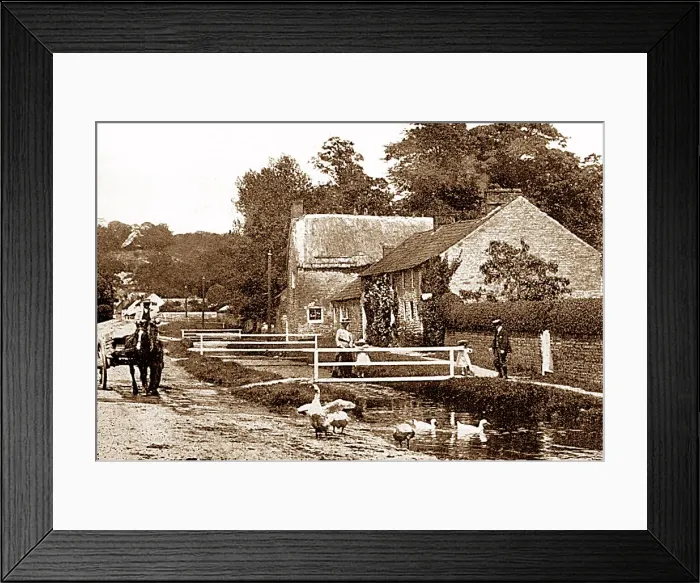 Framed Print : Thornton Le Dale - Maltongate Framed Print : Thornton Le Dale - Maltongate