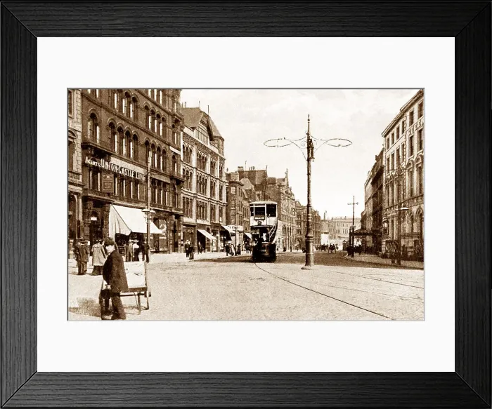 Framed Print : Piccadilly - towards London Road, Manchester Framed Print : Piccadilly - towards London Road, Manchester