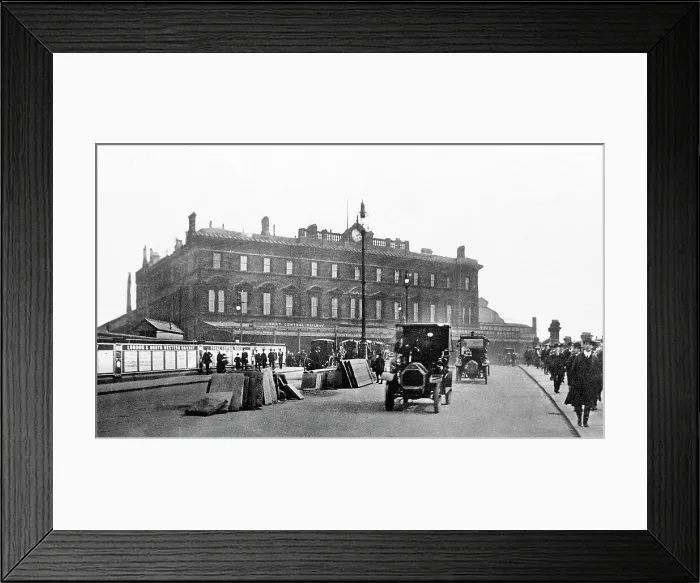 Framed Print : London Road Railway Station, LNWR, Manchester Framed Print : London Road Railway Station, LNWR, Manchester
